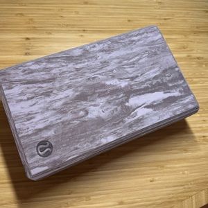 Lululemon yoga block